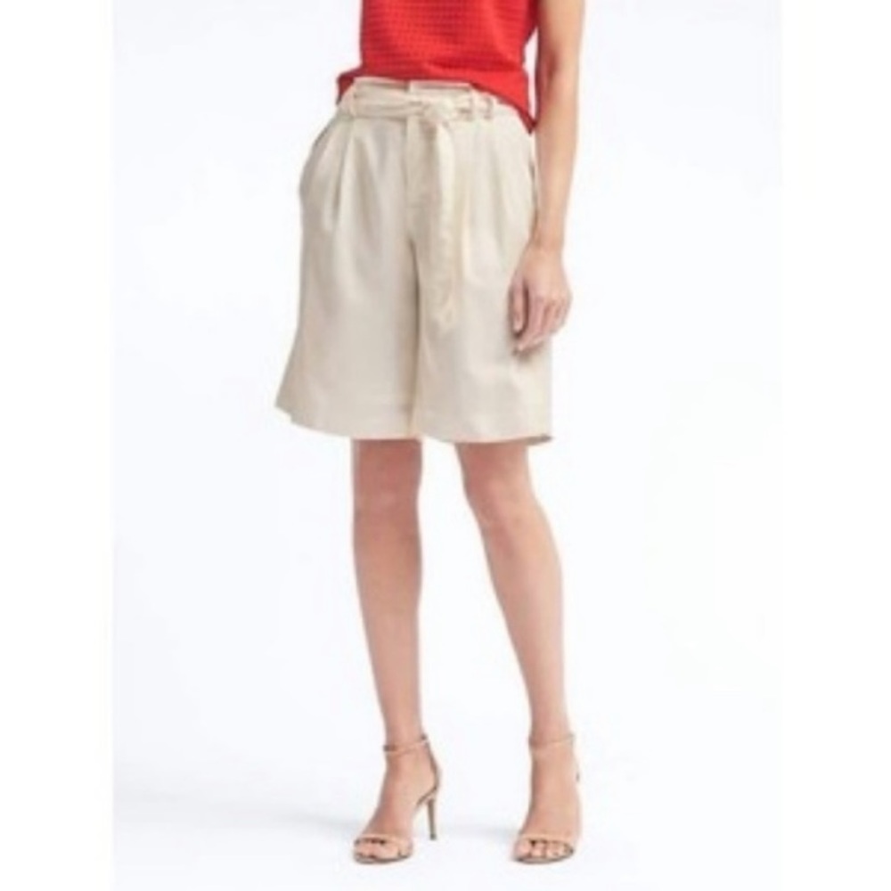 NWT Banana Republic Avery shorts 0